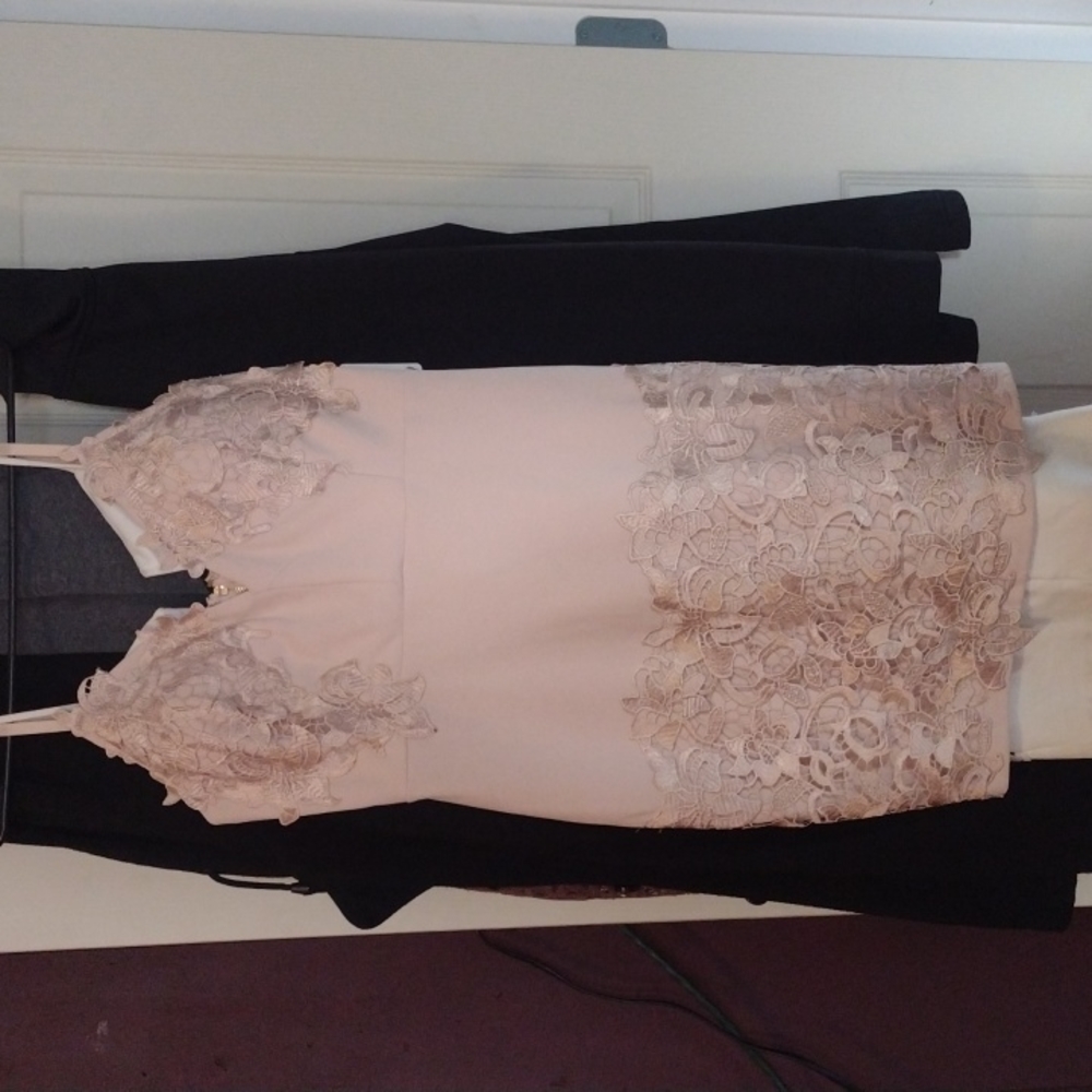 New never worn. Dresses - Picture 2 of 2